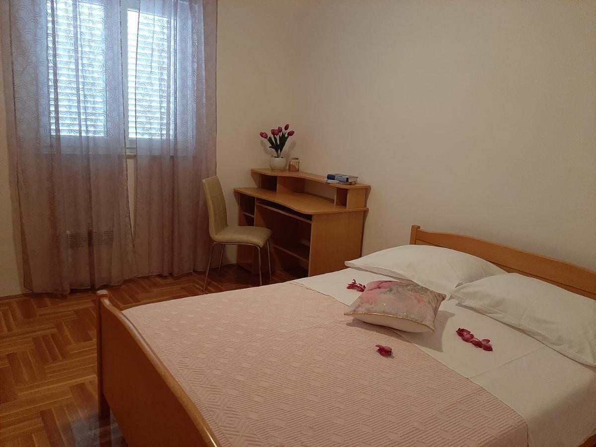 Apartment Jelena โตรกีร์ ภายนอก รูปภาพ
